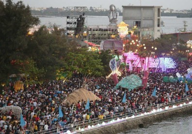 你有去嗎？台灣燈會一天湧進167萬人，兩萬個車位都停滿