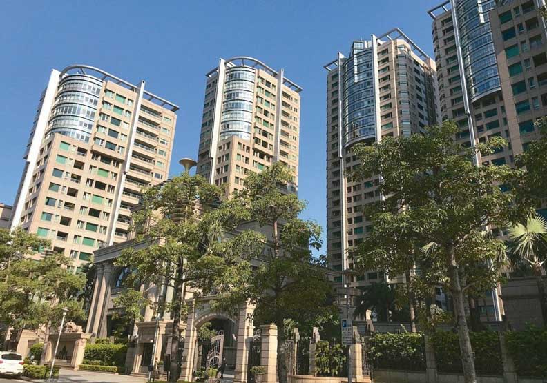 台灣指標性豪宅帝寶。