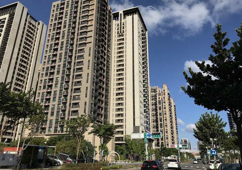 一名居住在新莊副都心的屋主表示，用一坪55萬的價格買下位於新莊副都心的一間房，但如今竟發現整棟大樓共18戶，卻僅只他一人是實際住戶。圖為示意圖，與當事人的住家無關。