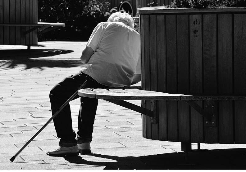 「眼看著他,一點點地把我忘記……」我是阿茲海默症患者家屬_img_1