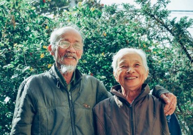 「眼看著他，一點點地把我忘記……」我是阿茲海默症患者家屬