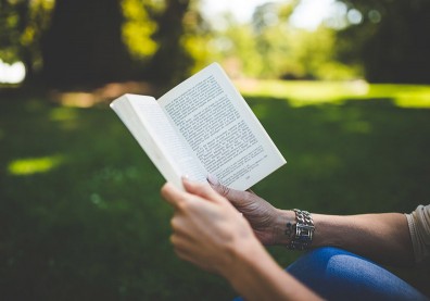 台灣人四成不讀書，法國女性每年每人讀20本書