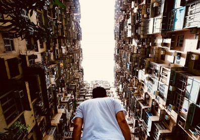 在香港，他孤獨得舒服