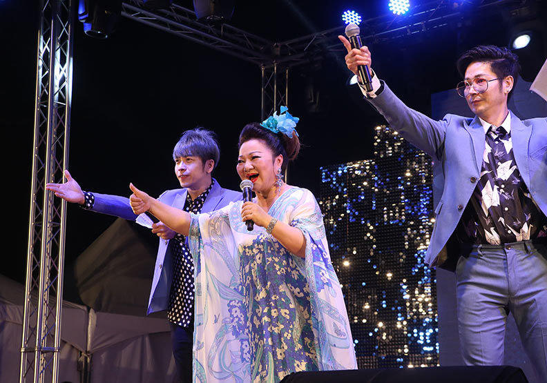 自製《來去高雄》一曲爆紅 白冰冰笑擁「來去女神」封號