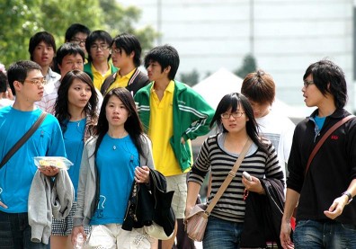 香港某公司開七萬台幣徵「茶水助理」！大學生嘆：讀書沒用