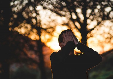 別再做悲傷競賽了！這世上沒有誰比較悲傷、難過…