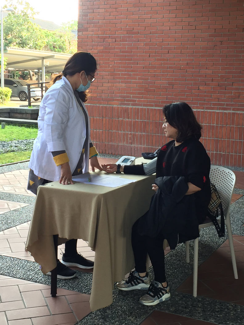 宏碁施振榮帶阿公阿嬤全台趴趴走！_img_3