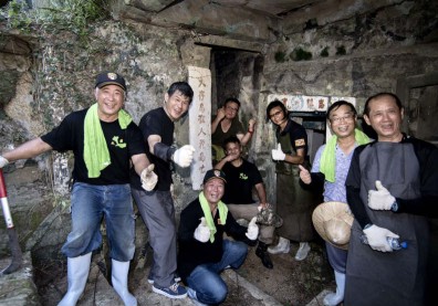 64歲老兵翻山越嶺 用鏡頭喚回大膽島被遺忘的歷史