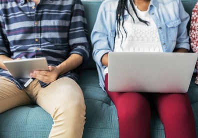 法國學校用一張提問列表，教孩子揭穿假新聞！