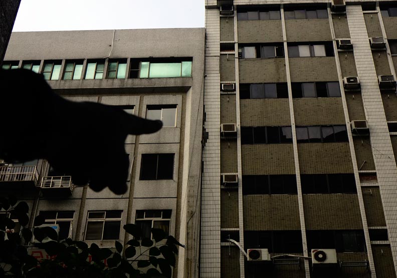 上海新飛虹實業有限公司董事長胡興中認為台北不少房屋屋齡很高，並指出都更應該用更快的速度來推動。陳之俊攝