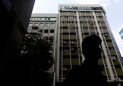 從長安東路大樓傾斜，看見台北的30年危老屋都更危機