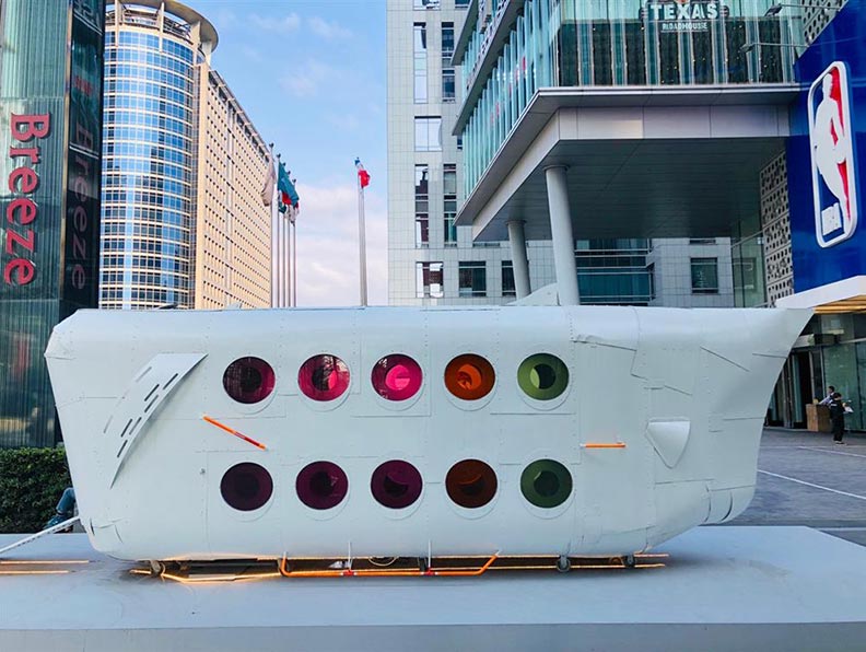 100種顏色彩虹布牆、羽毛長廊，讓台北信義區變身無牆美術館_img_5