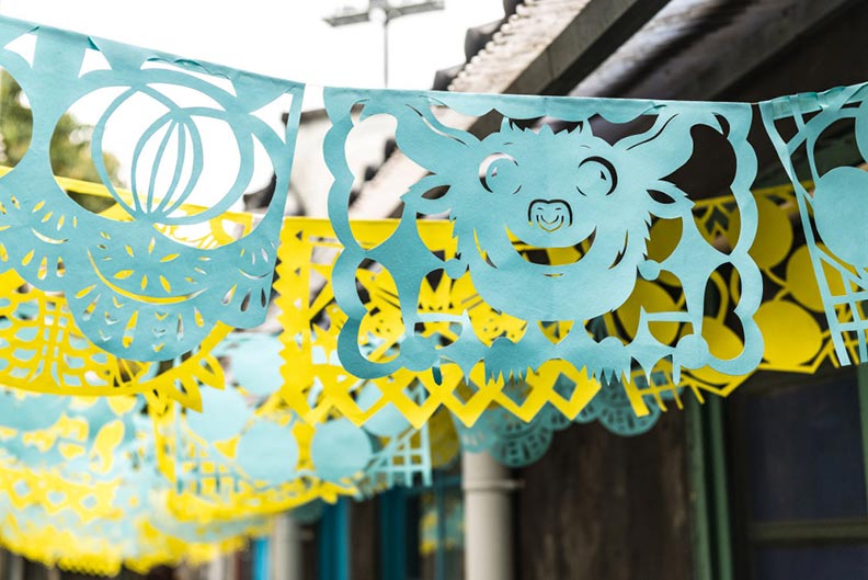 100種顏色彩虹布牆、羽毛長廊，讓台北信義區變身無牆美術館_img_8