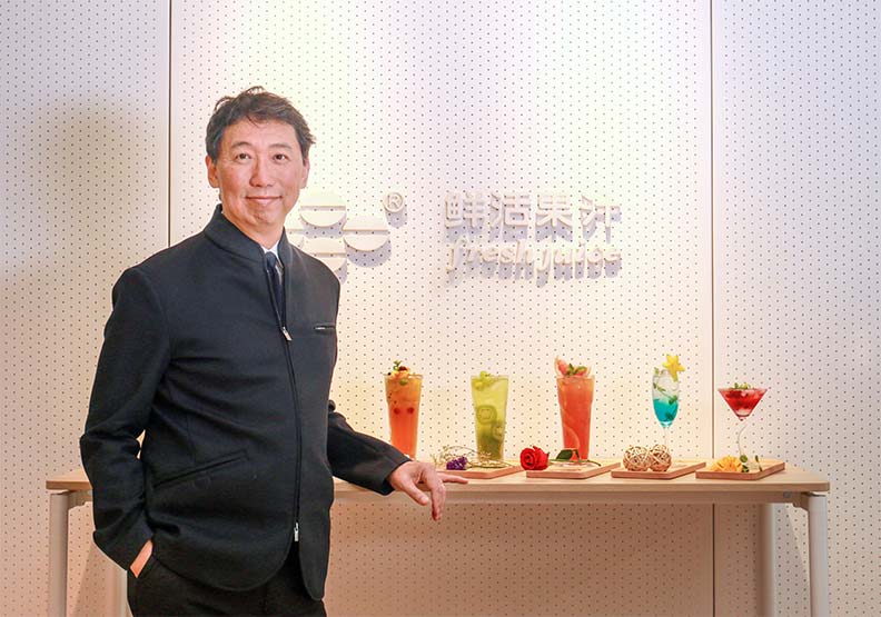 鮮活果汁董事長黃國晃；圖為鮮活果汁提供。