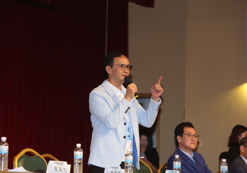 厲害了,馬英九!經濟論壇辦得像總統大選,韓國瑜也蒙了_img_2