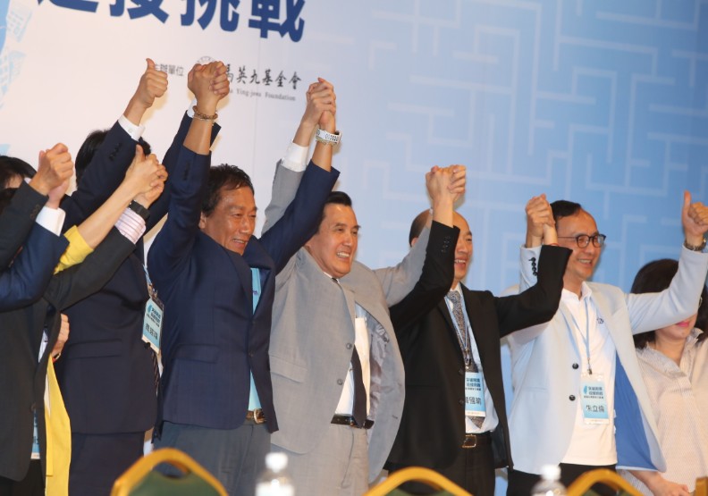 厲害了，馬英九！經濟論壇辦得像總統大選，韓國瑜也蒙了