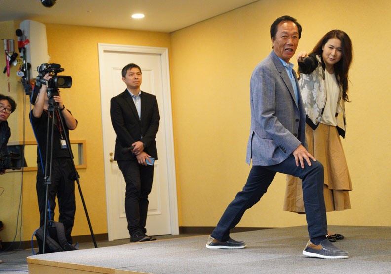 郭台銘重磅出擊！川蔡都可以通電話，為何川郭不能見面？_img_4