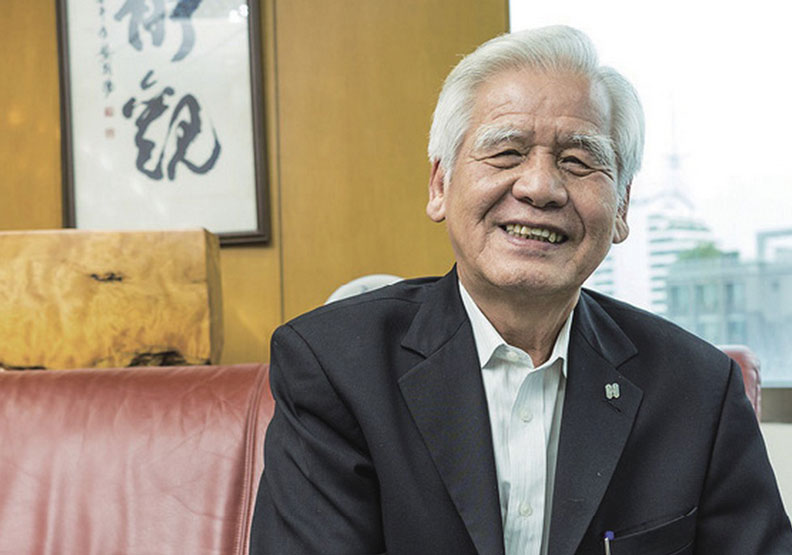 長虹建設董事長李文造。