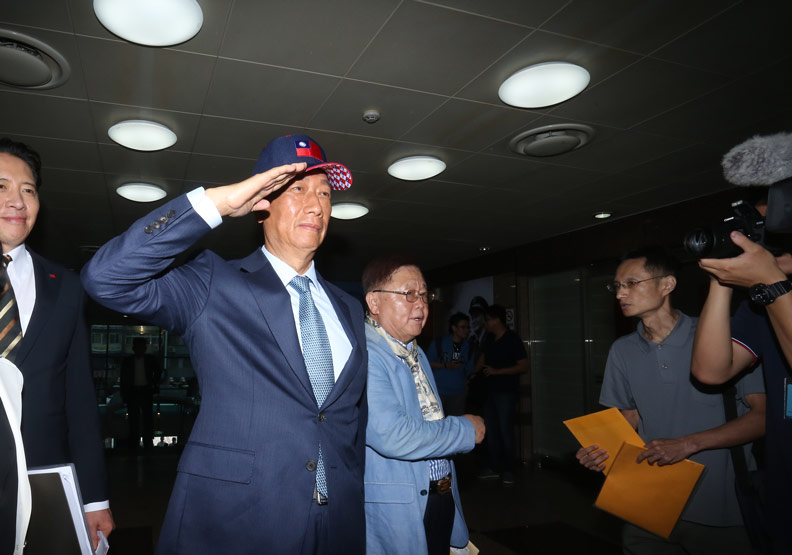 郭台銘啟動抗韓四部曲，招招直擊韓國瑜的要害？