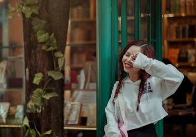 「撒嬌」能適度拉近距離，但用錯麻煩就大了！