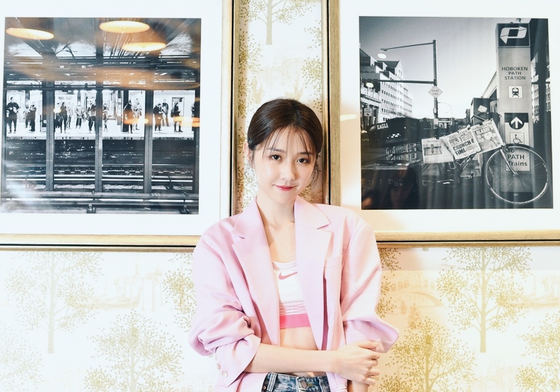 邵雨薇：生活中與其等待暴雨過去，不如學會在雨中跳舞_img_7