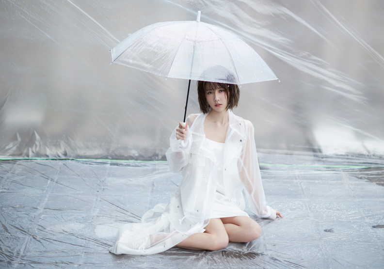 邵雨薇：生活中與其等待暴雨過去，不如學會在雨中跳舞_img_5