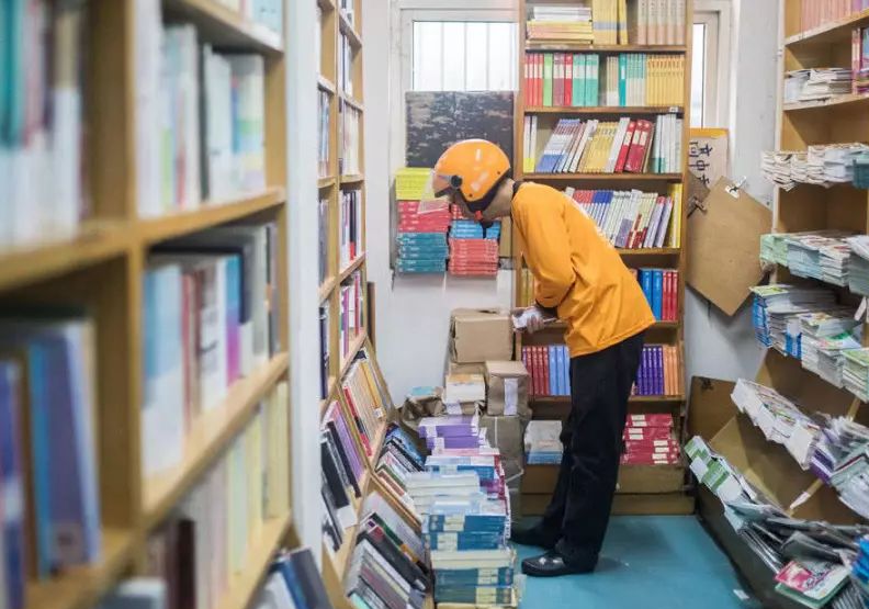 外賣小哥擊敗北大碩士後?詩詞冠軍棄百萬年薪,謙卑地當了老師_img_3