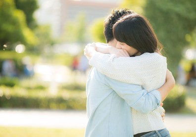 見到心儀對象臉紅心跳？所謂愛很「浪漫」的模樣