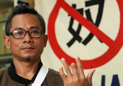 印尼工慘遭斷掌削指：我只能打官司打到底！