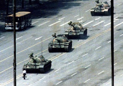 六四天安門事件／中共發瘋，台灣發呆？