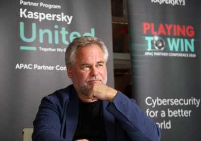 川普升高科技冷戰規格，鎖定中、俄企業為頭號敵人