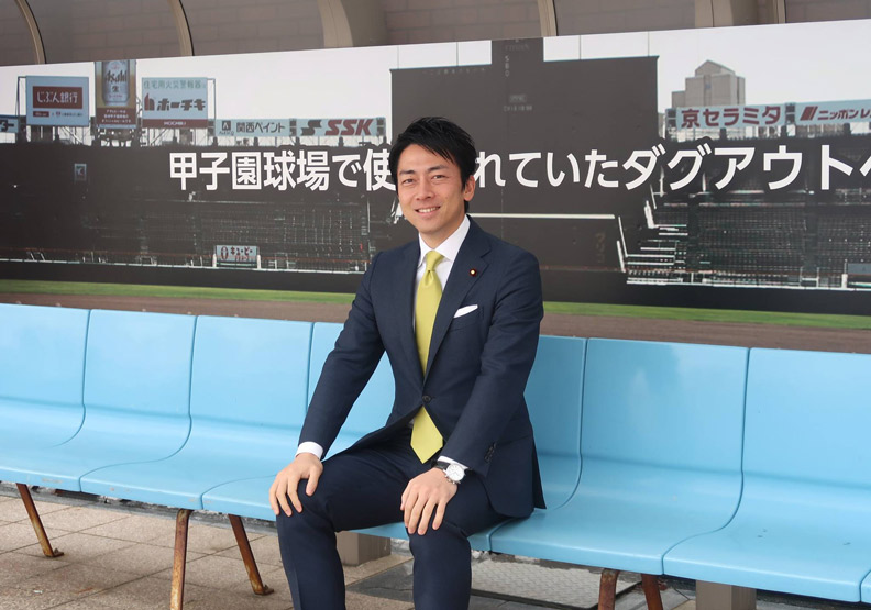 安倍晉三還沒下台，高顏值接班人已經呼之欲出_img_2