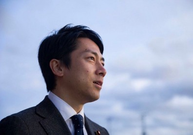 安倍晉三還沒下台，高顏值接班人已經呼之欲出