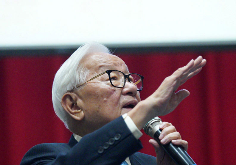 誰這麼厲害？玩弄了張忠謀還讓他佩服不已_img_4