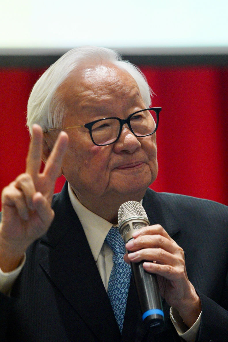 誰這麼厲害？玩弄了張忠謀還讓他佩服不已_img_3