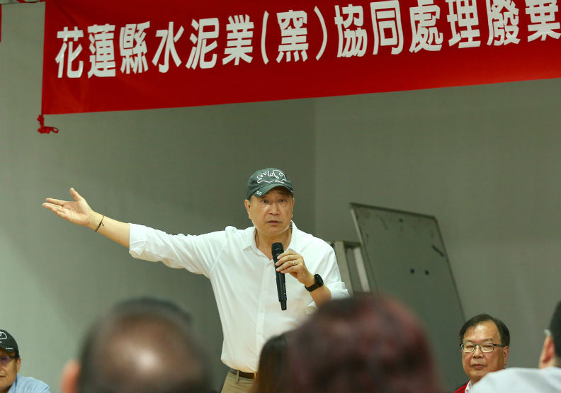 花蓮變垃圾山臭氣沖天,台泥想幫忙燒卻踢到鐵板?_img_5