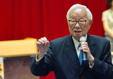 張忠謀自傳：半導體教父也有「作家夢」？他親曝動筆原因　