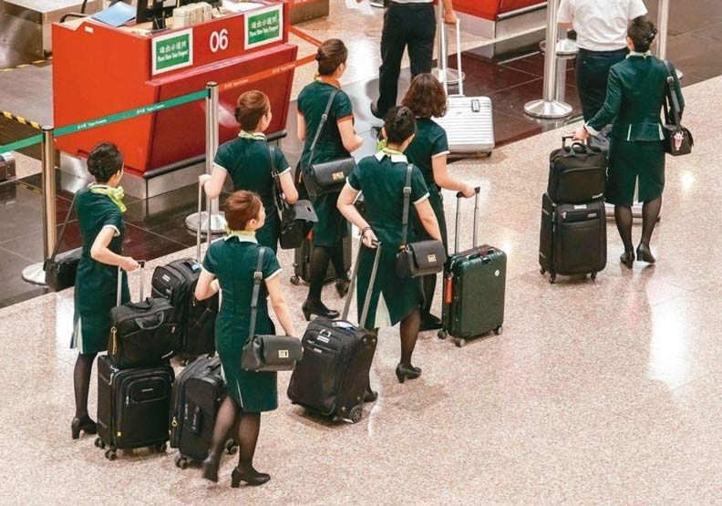 長榮航空及桃園市空服員職業空會本月20日將重啟勞資協商。