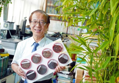 3小時讓廚餘、動物排泄物變黃金！70歲老教授做到了