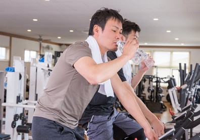 多喝水沒事？這 5 種狀況喝水可能造成水中毒