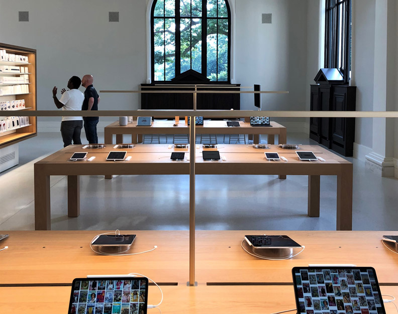 前身是圖書館!翻修歷史建築,眾所矚目的蘋果門市開幕了_img_9