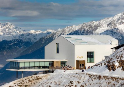 歐洲人心目中的度假天堂！藏身雪白山巔的藝術祕境