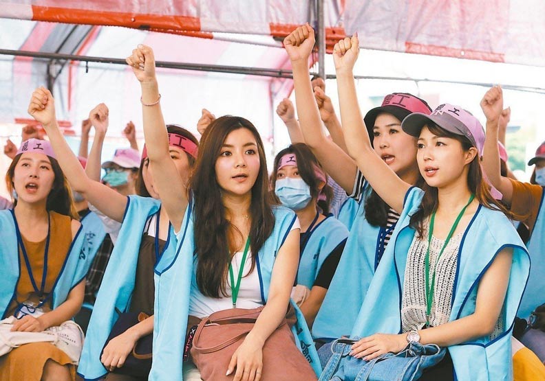 長榮航空空服員罷工仍在持續。