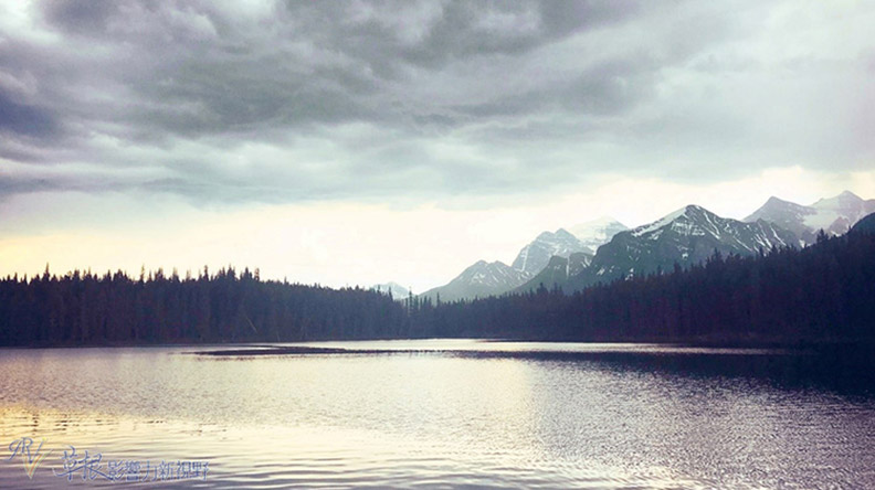 鮮明的藍綠色湖水！嘆為觀止大冰原：班夫國家公園_img_4