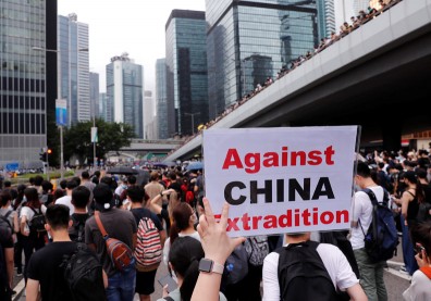 香港「反送中」掀頻繁抗爭潮，國際門戶地位恐不保？