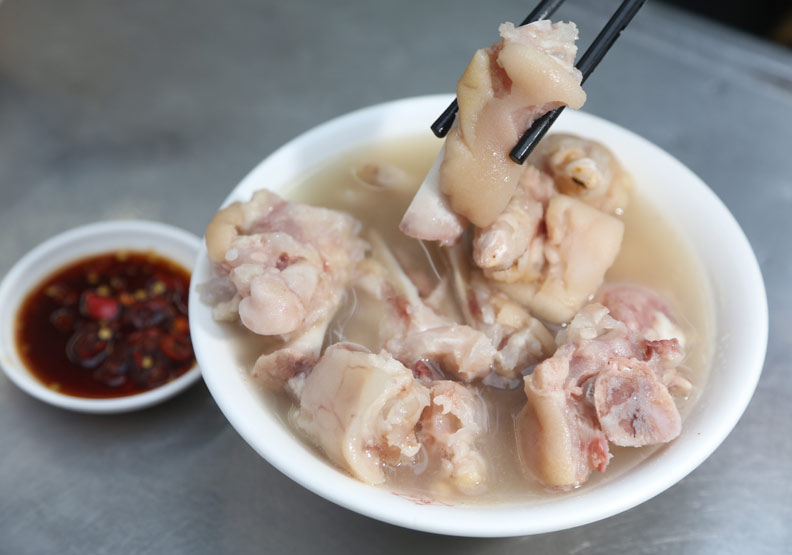 多吃蹄筋、豬腳、和白木耳，可增加膠原蛋白？