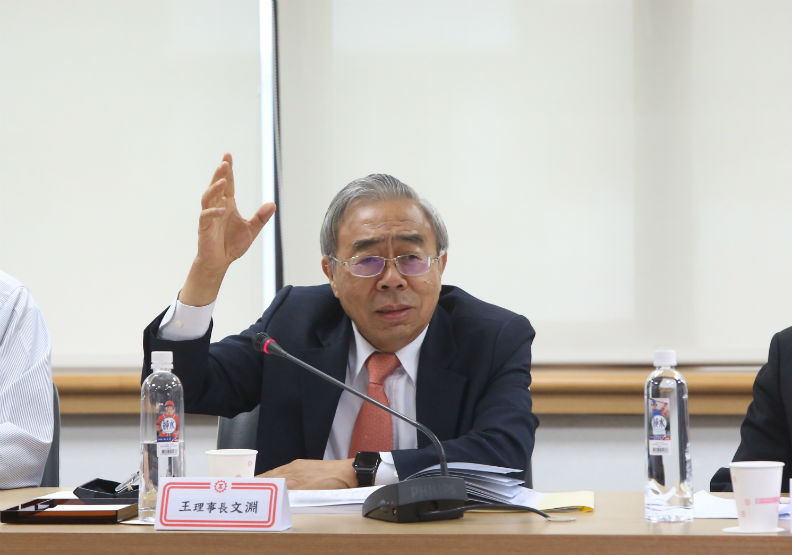 工總監事會召集人潘俊榮以及工總副理事長林明儒，在先後的致辭中，說明了工總「全力慰留」王文淵的立場。圖為工總理事長王文淵。蘇義傑攝