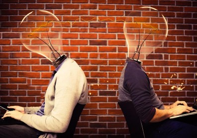 我們為什麼要「互相操縱」彼此？