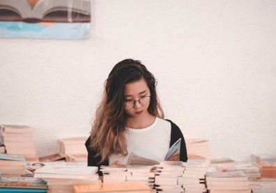 〈看書，就成了危險尤物〉：閱讀的男女戰爭？