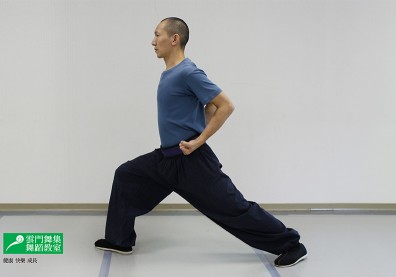 3 步做武術健身操「踢腿」，助穩定骨盆、訓練平衡感
